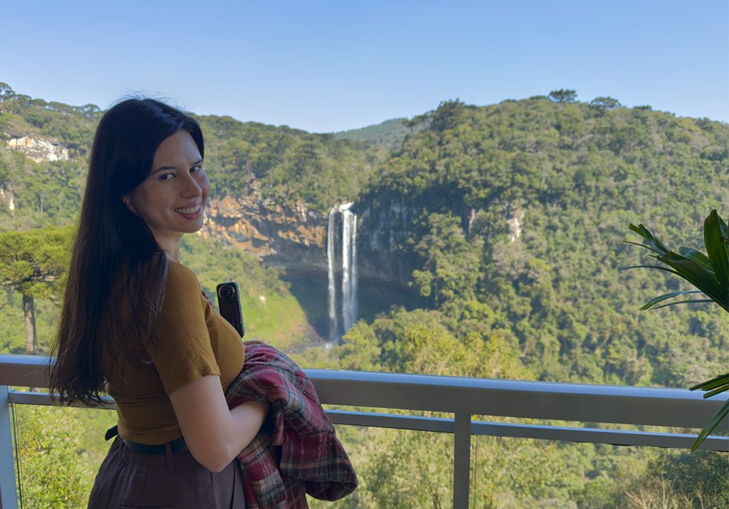 Alessandra do Aventurando Tchê na estação Cascata dos Bondinhos Canela