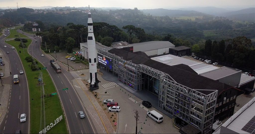 Space Adventure Canela visto de drone num final de tarde