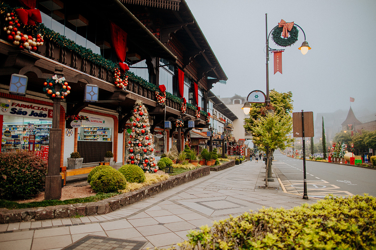 Av Borges de Medeiros em Gramado na época de Natal Luz