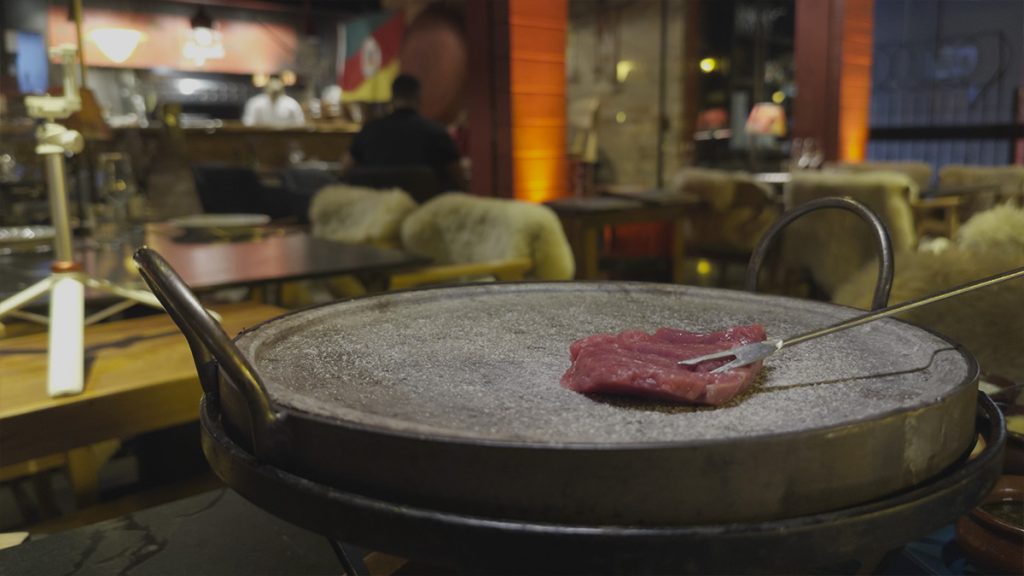 Mlbk Restaurante Gramado: Fondue em 3 etapas maravilhosas 4 carnes nobres do fondue no mlbk restaurante