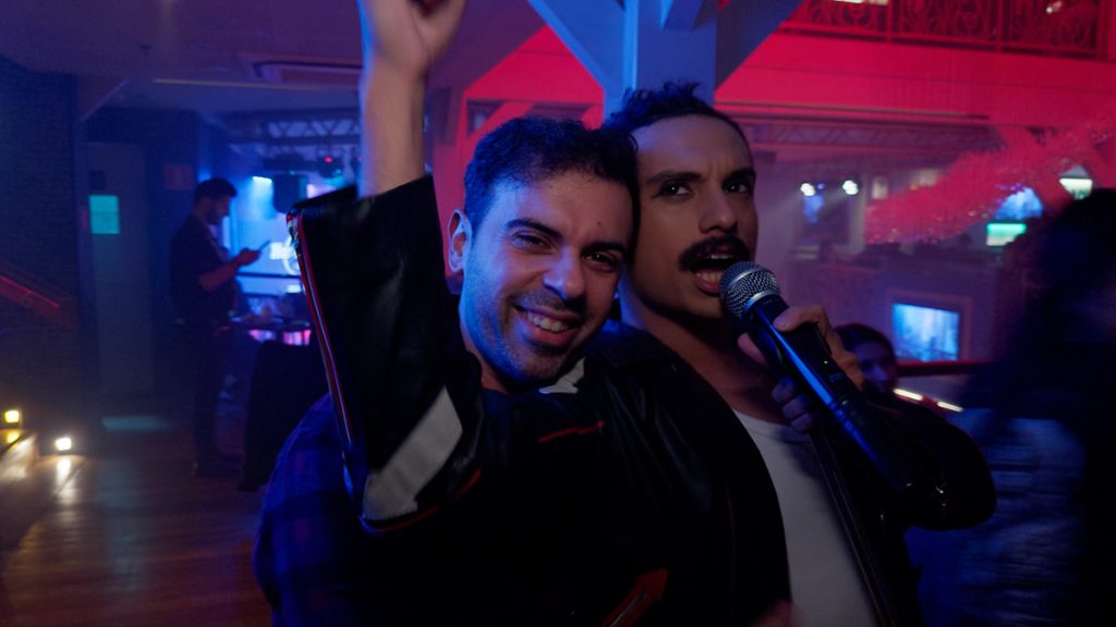 Francisco do Aventurando Tchê ao lado do Freddy Mercury no Hard Rock Gramado