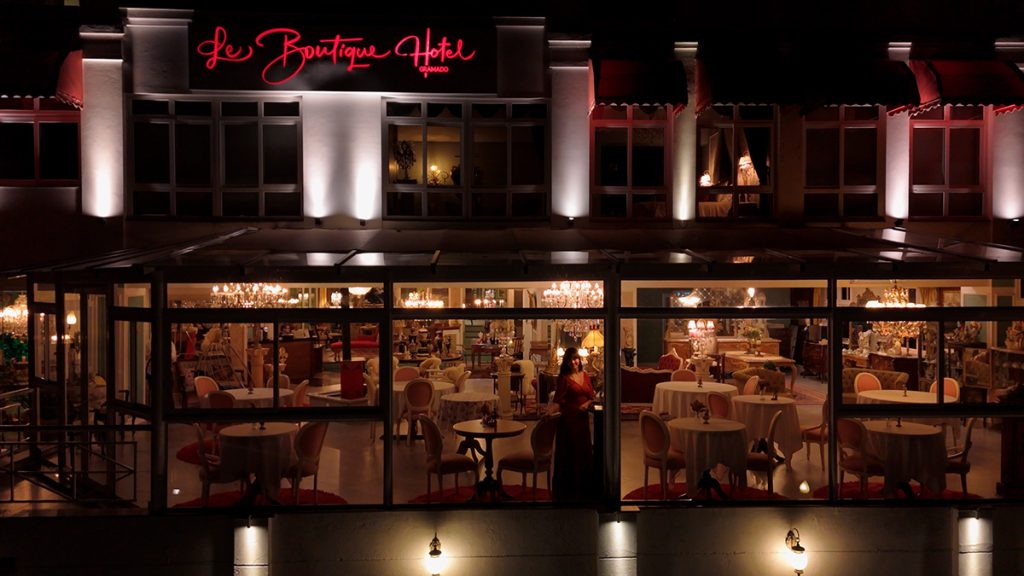 Le Boutique Hotel Gramado: 7 impressões da hospedagem 8 Fachada noturna do Le Boutique hotel Gramado