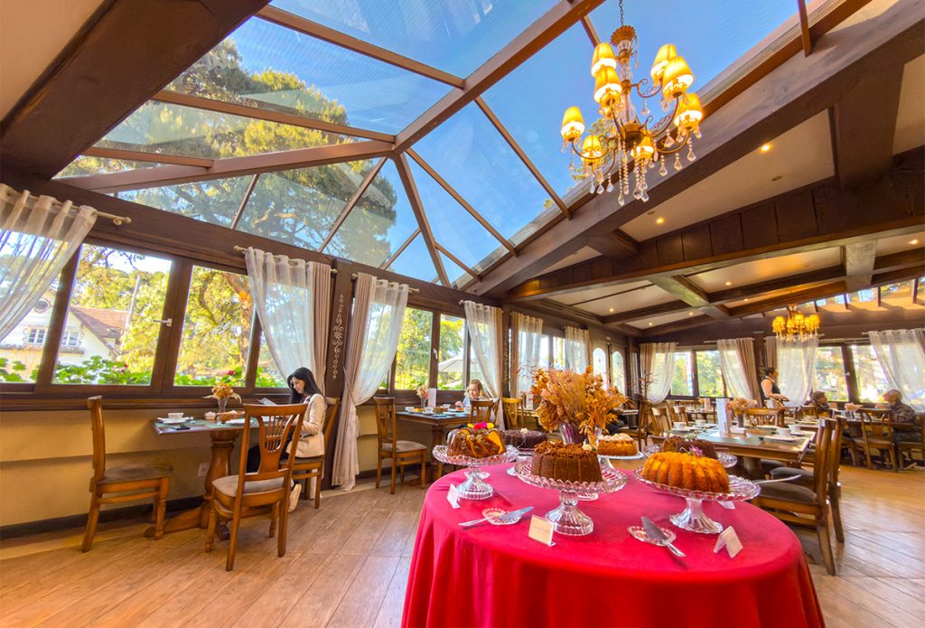 ritta hoppner cafe da manha no salao