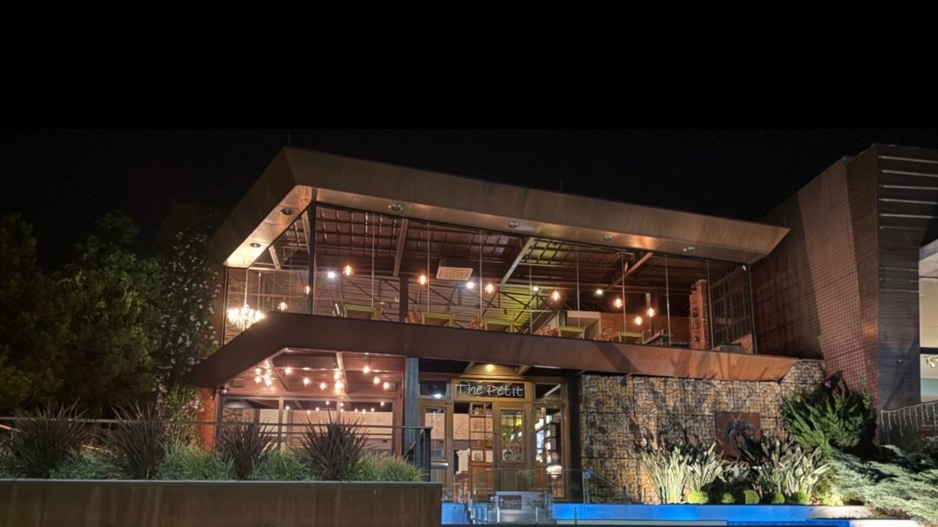 fachada da pizzaria The Petit Canela