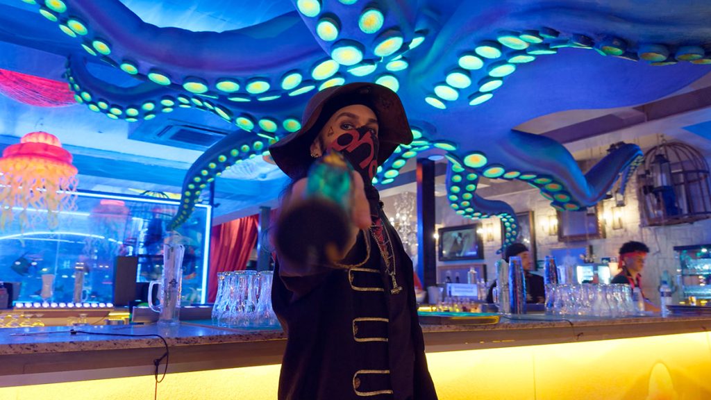 Cara de Mau Gramado, pizzaria pirata vale a pena em 2025? 6 Cara de mau gramado porto pirata com arma