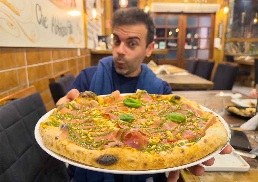 Abbiamo Pizza Napoletana Canela: 5% de desconto no site oficial 5 Francisco do Aventurando Tchê na Abbiamo Pizza Napoletana em Canela
