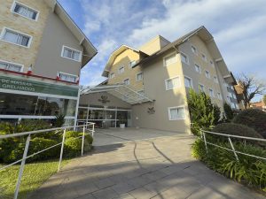 fachada do sky premium hotel Gramado