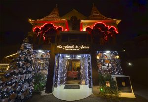 Fachada do restaurante La Famille de Gazon fondue em gramado
