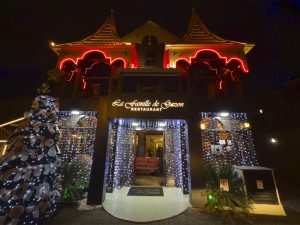 Fachada do restaurante La Famille de Gazon fondue em gramado