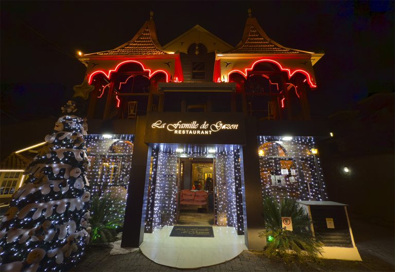 Fachada do restaurante La Famille de Gazon fondue em gramado