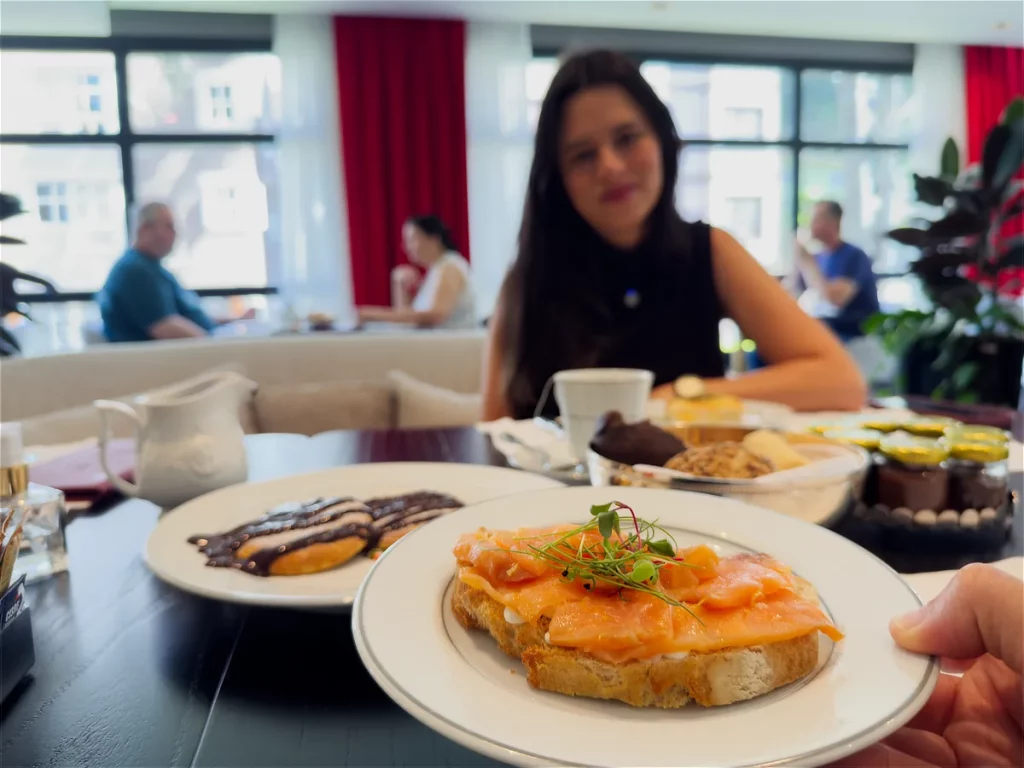 Sofistic hotel gramado cafe da manha