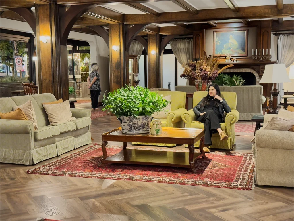 hotel serrazul alessandra sala da lareira