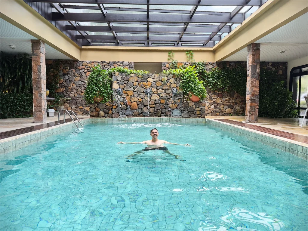 hotel serrazul francisco piscina